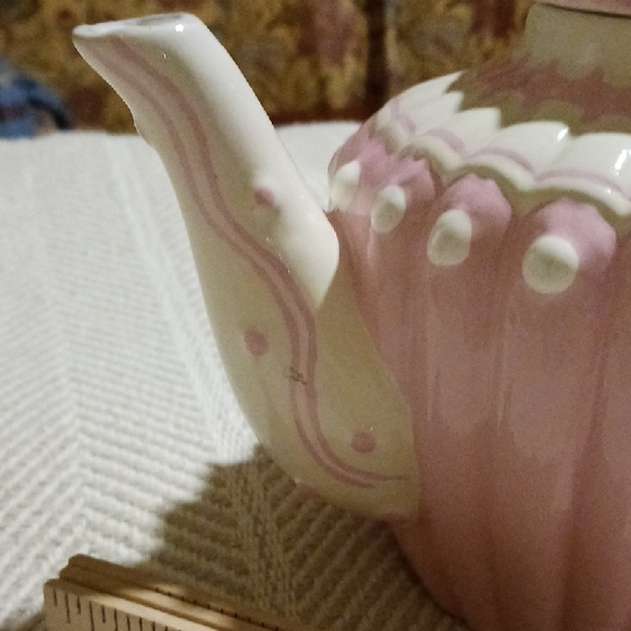 Elegant Pink and White Ceramic Teapot - Picture 7 of 13